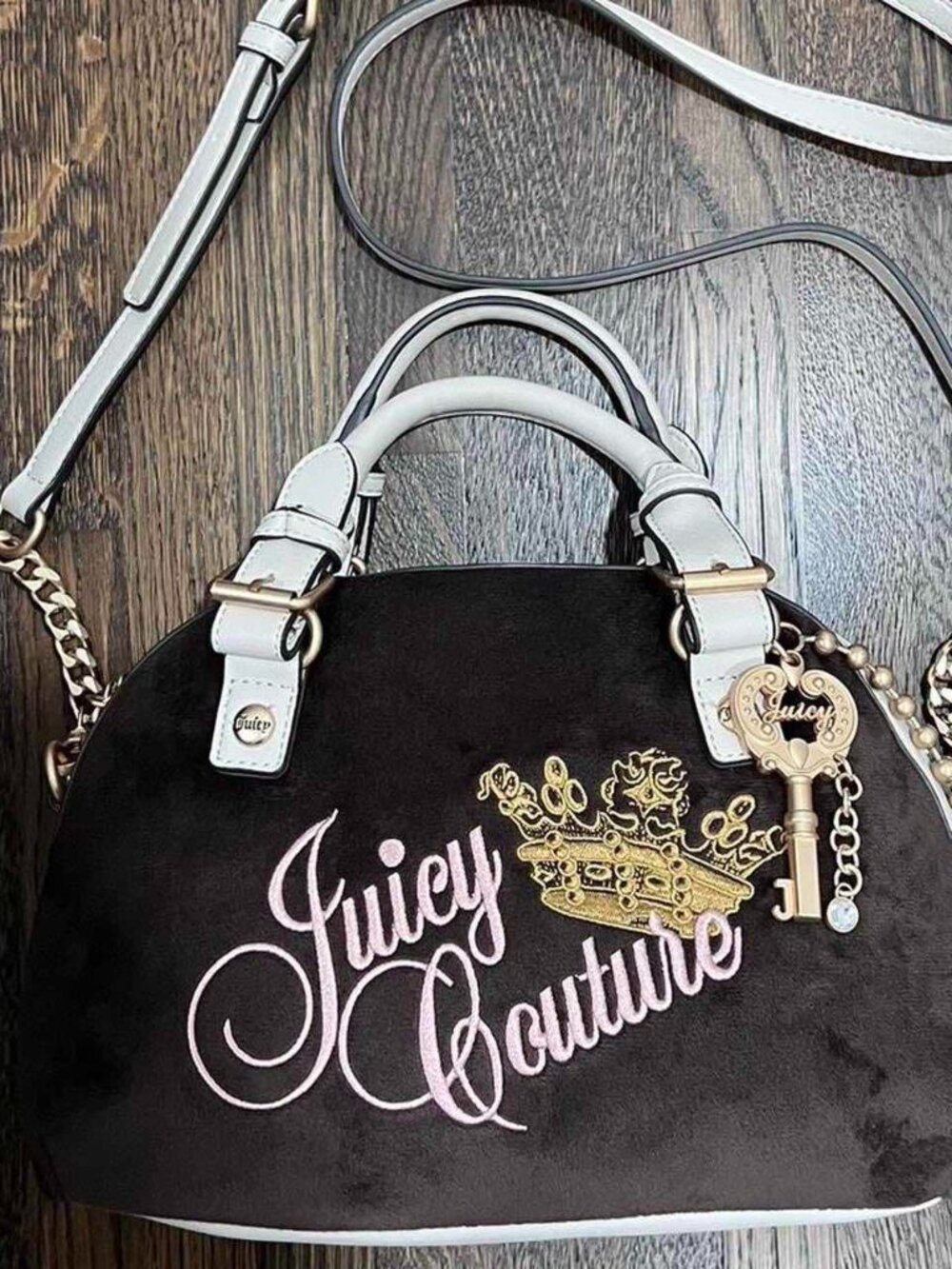 juicy couture “the key to juicy” brown chocolate velvet velour dome purse y2k